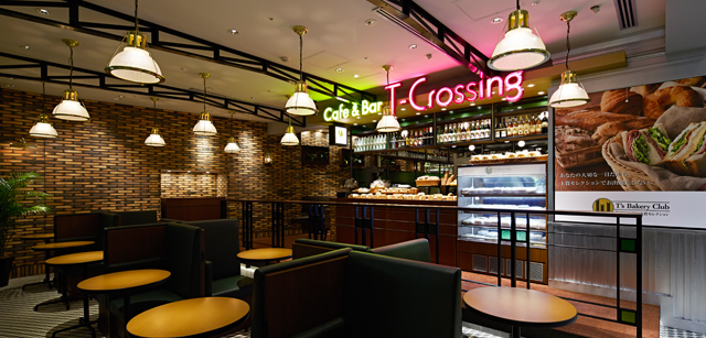 Cafe＆Ber T-Crossing外観写真